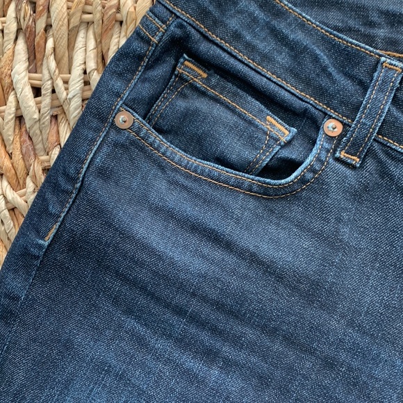 J Brand Curvy Fit Bootcut Jean in Pure - Picture 9 of 16